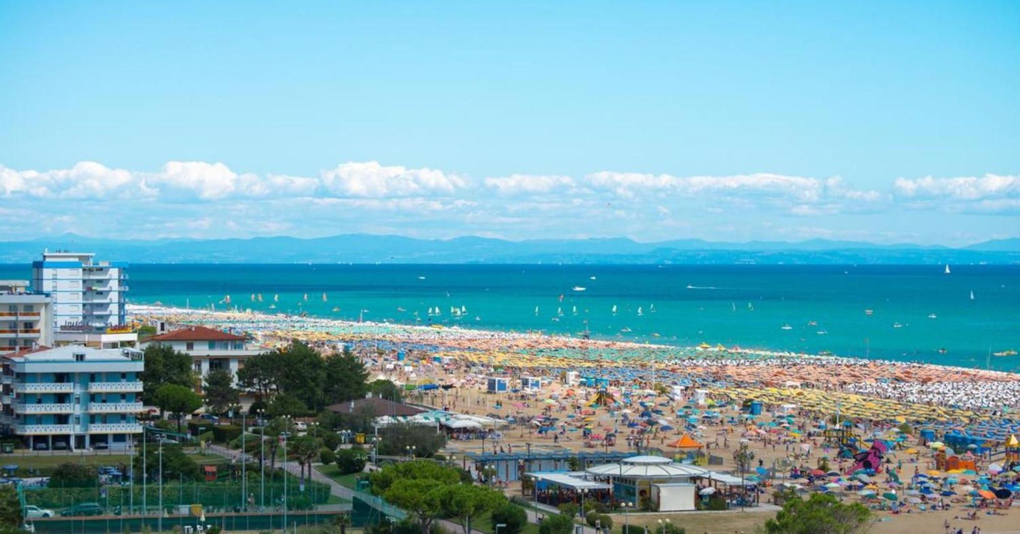 Colorful Living Central Bibione Apartment Exterior photo