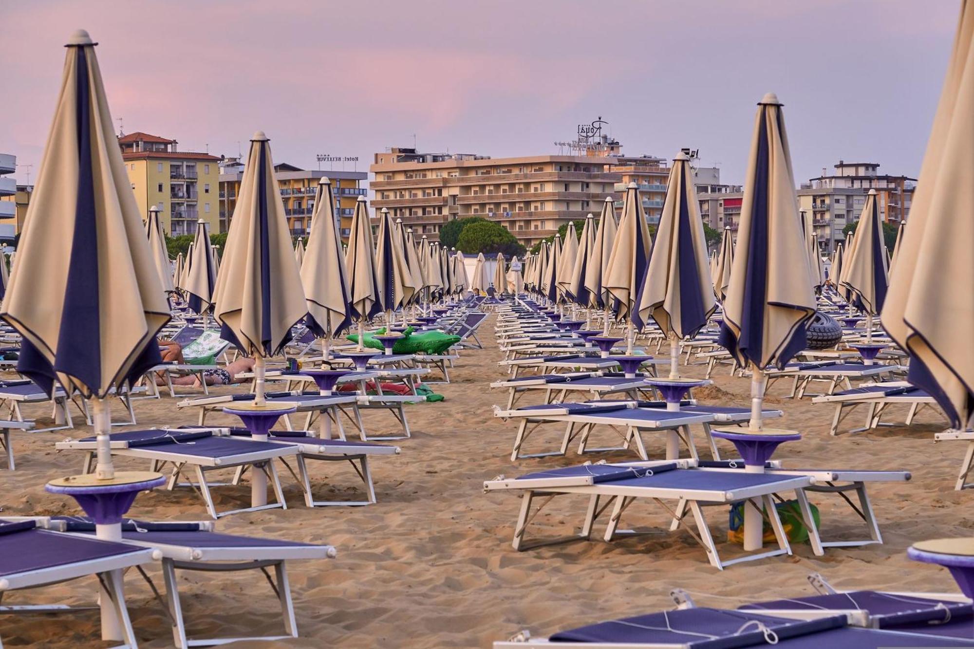 Colorful Living Central Bibione Apartment Exterior photo