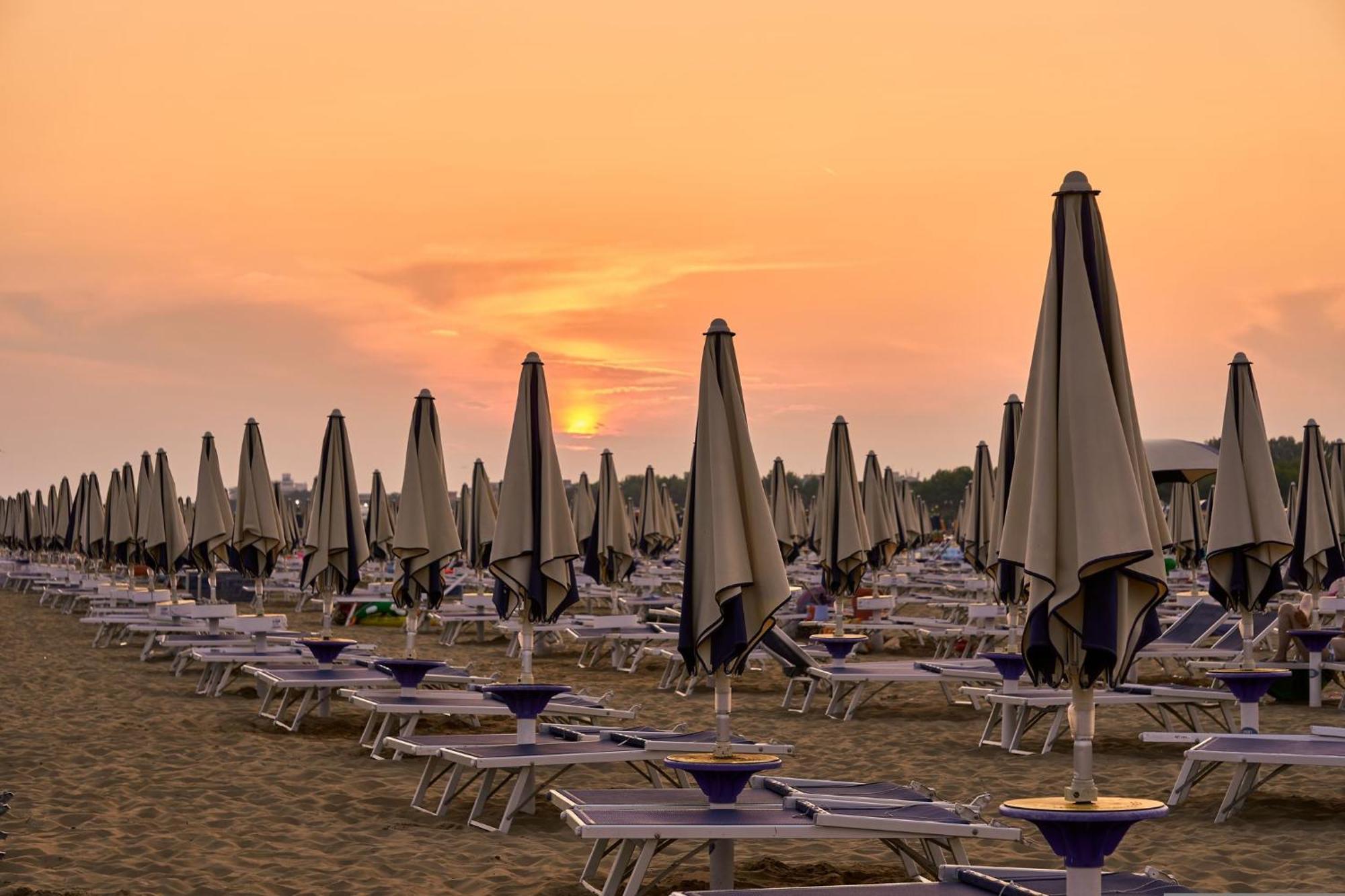 Colorful Living Central Bibione Apartment Exterior photo